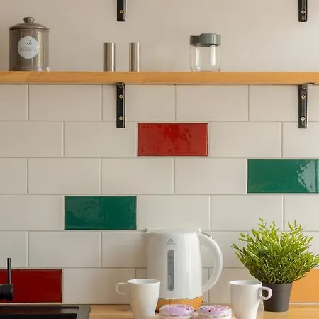 Apartamento With Balcony Warsaw's Praga By Renters *